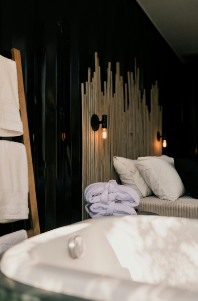 Love-Room1 ANgers